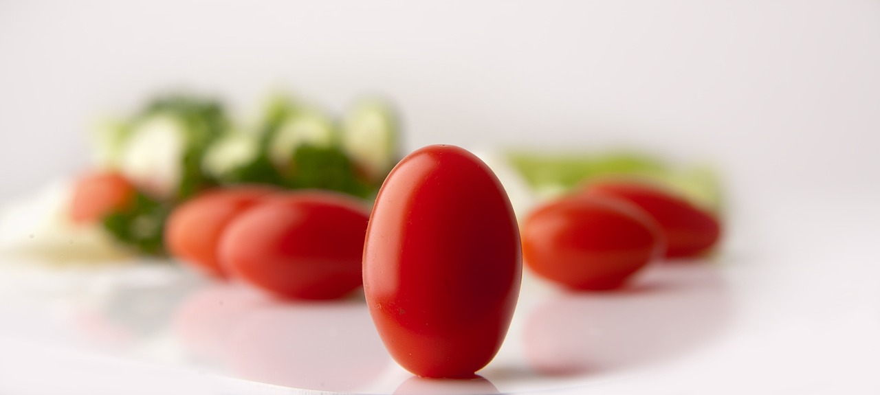 385 Life, Zesty Tomato Salad Featured Image